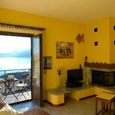 Feriehus Casa Ludovica - Cozy With Panoramic & Mountain Views Gera Lario